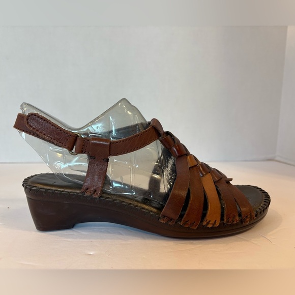 Strictly Comfort brown leather open toe Strappy Roman sandals shoes size 7 M - Picture 3 of 12